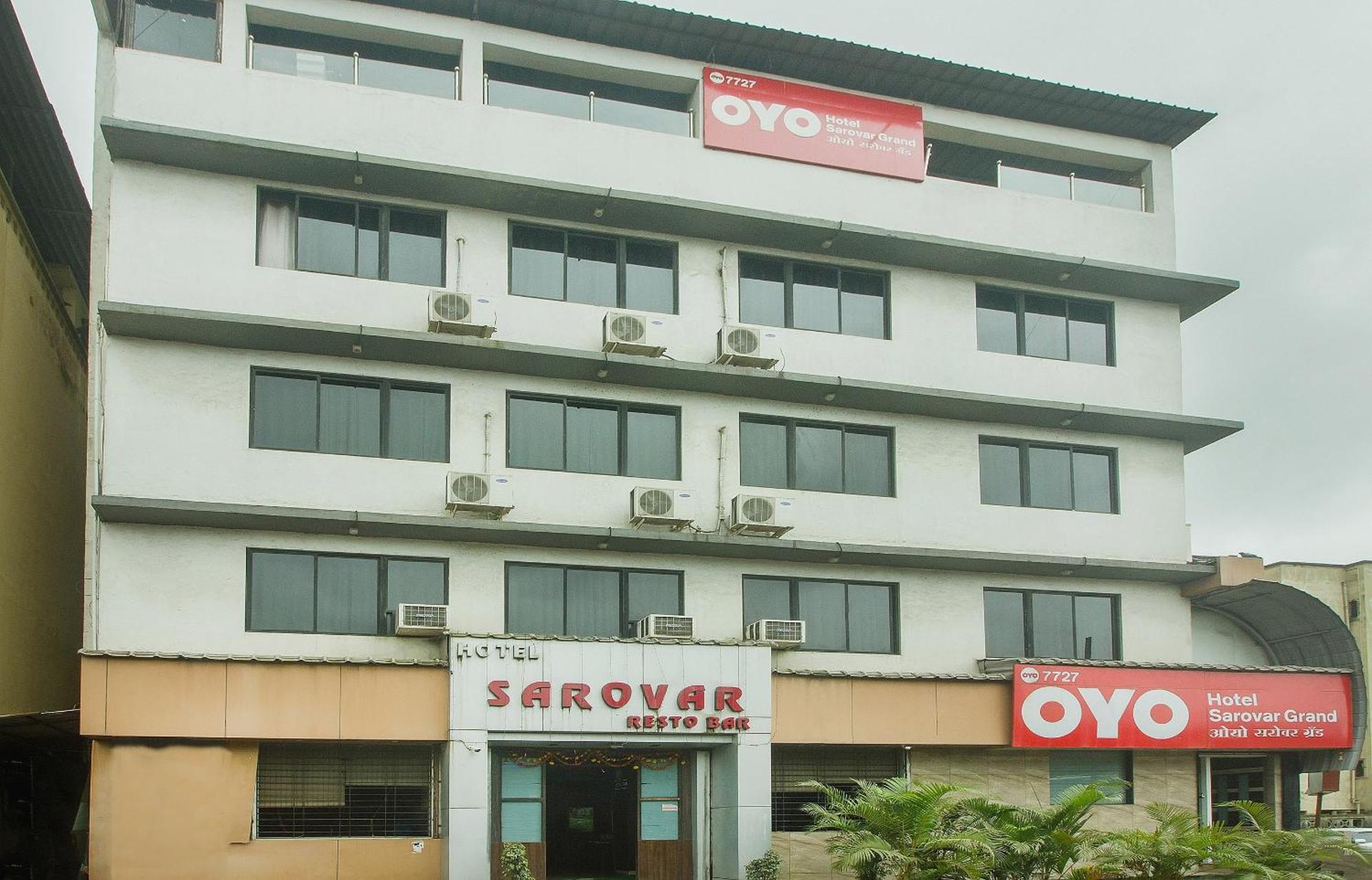 Oyo Hotel Sarovar Grand Kalamboli Exterior foto